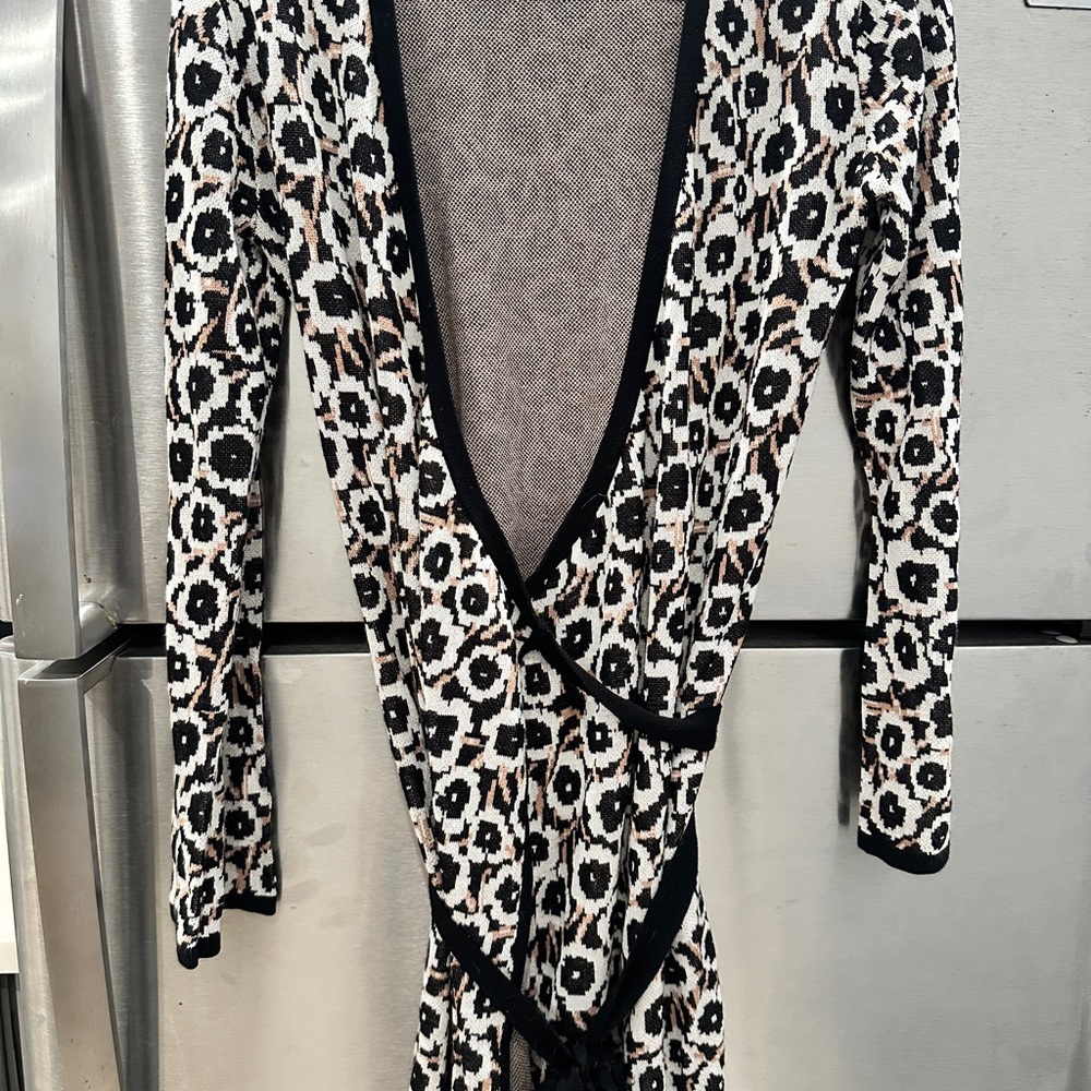Diane Von Furstenberg Black and White floral Animal Print wrap dress